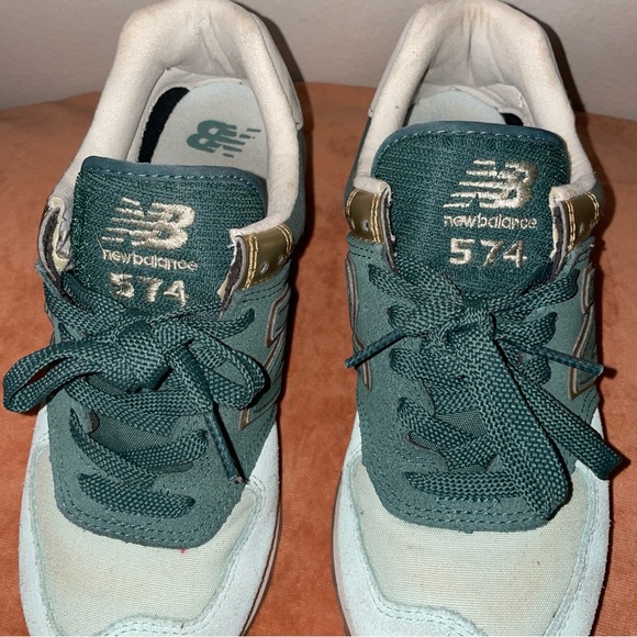 Women’s New Balance 574 Size 7 (Mint/Green) - Picture 2 of 9